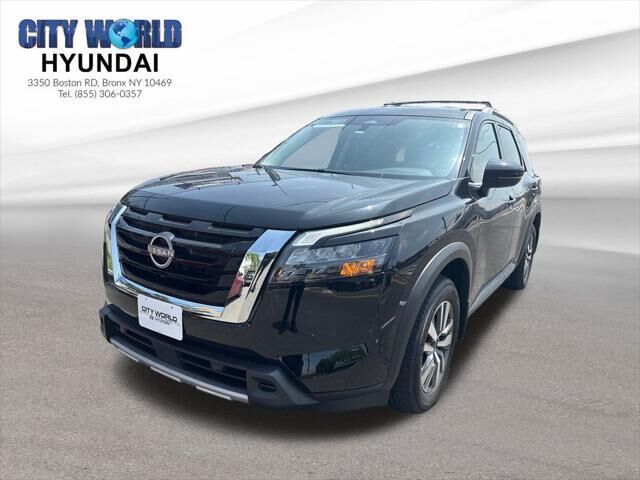 2025 Nissan Pathfinder SL