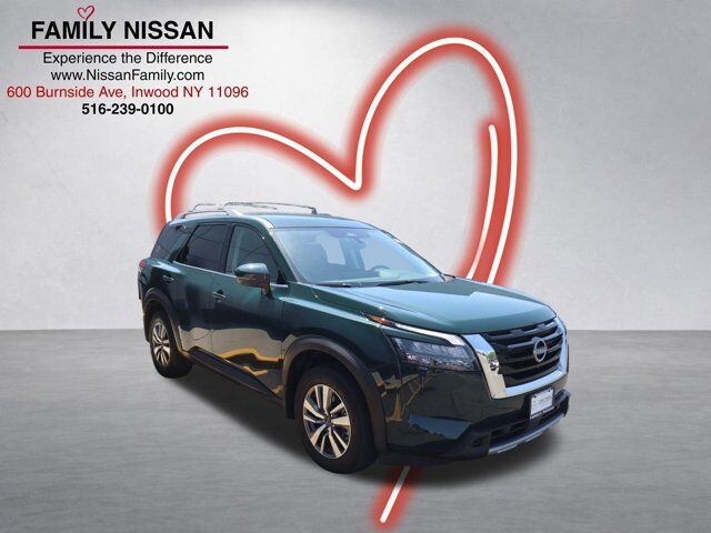 2025 Nissan Pathfinder SL
