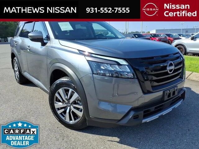 2025 Nissan Pathfinder SL