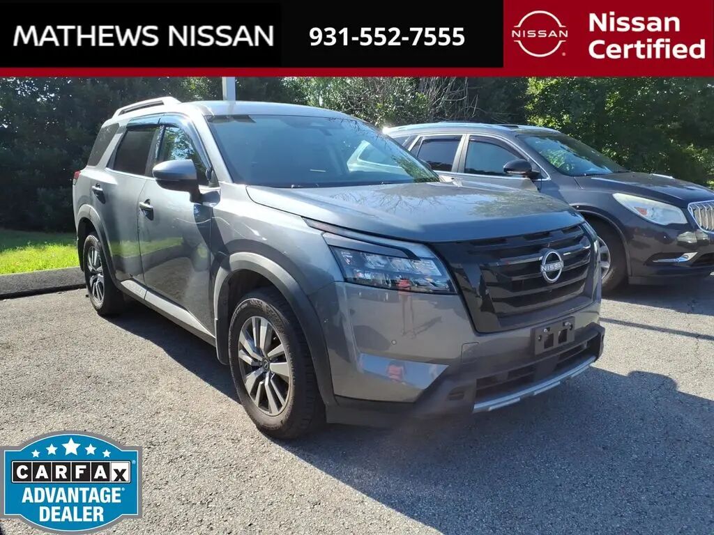 2025 Nissan Pathfinder SL