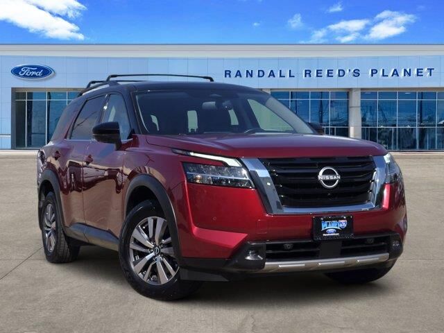 2022 Nissan Pathfinder SL — photo 1 of 13