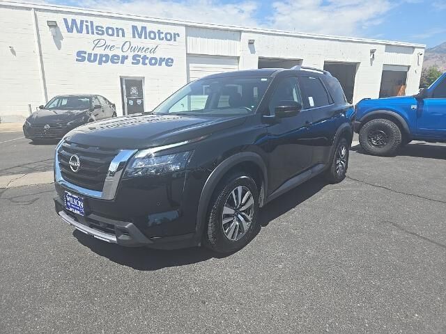 2025 Nissan Pathfinder SL