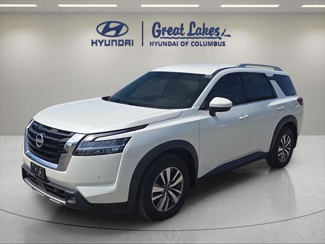 2022 Nissan Pathfinder SL