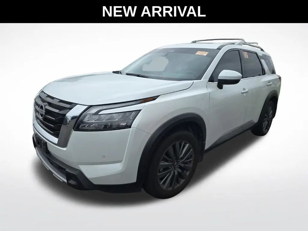 2025 Nissan Pathfinder SL — photo 1 of 7