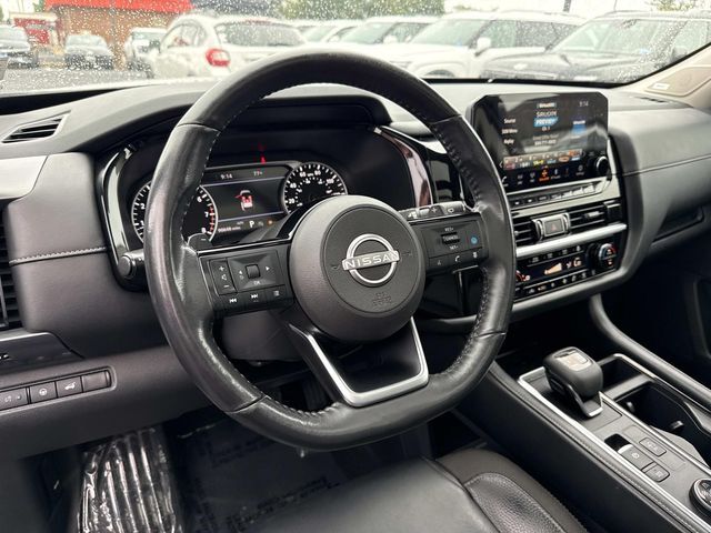 2022 Nissan Pathfinder SL