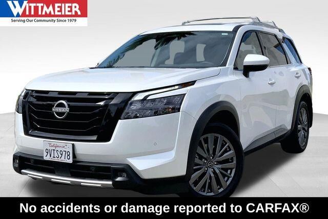 2025 Nissan Pathfinder SL