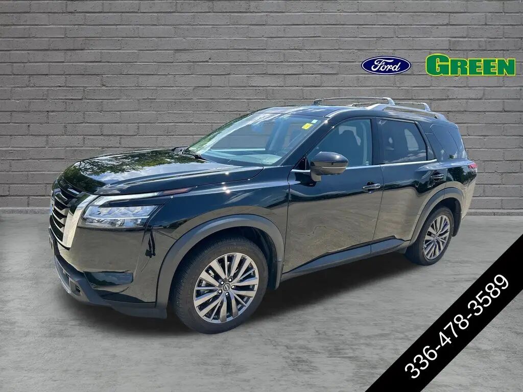 2024 Nissan Pathfinder SL — photo 1 of 13