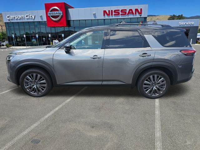 2022 Nissan Pathfinder SL