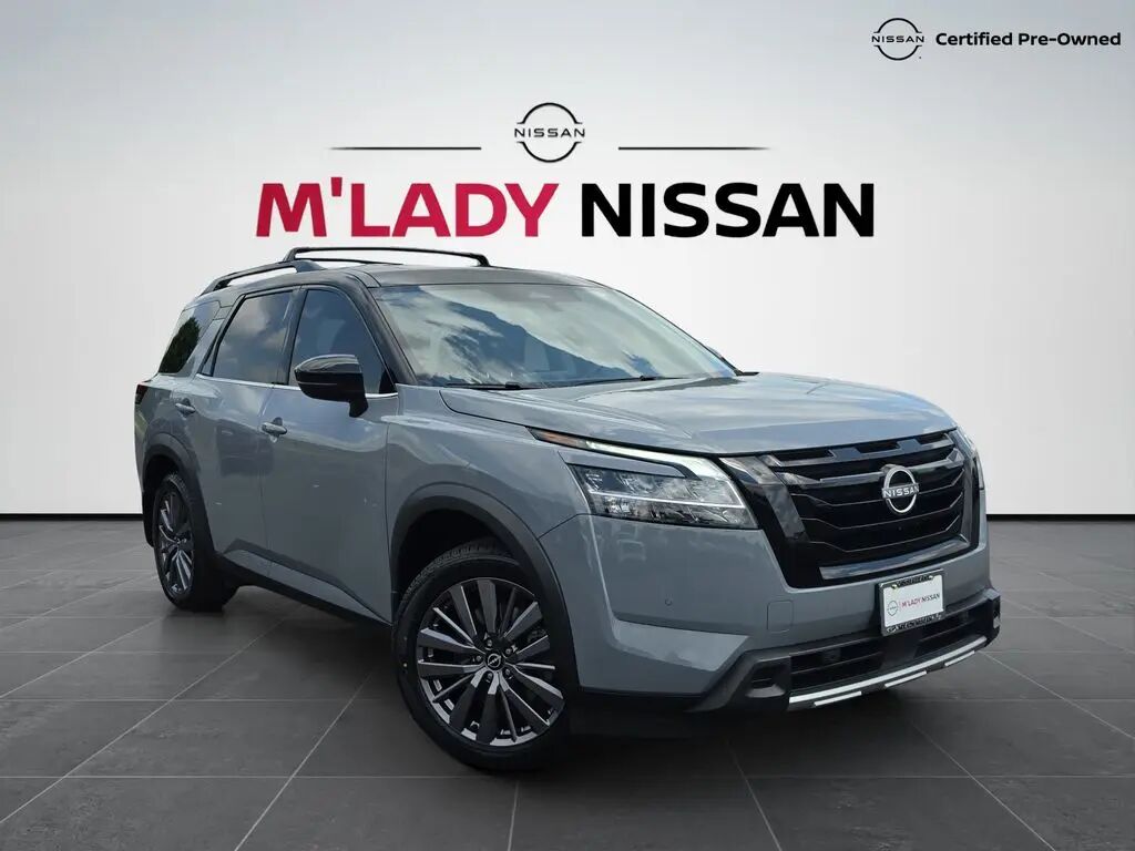 2024 Nissan Pathfinder SL — photo 1 of 12