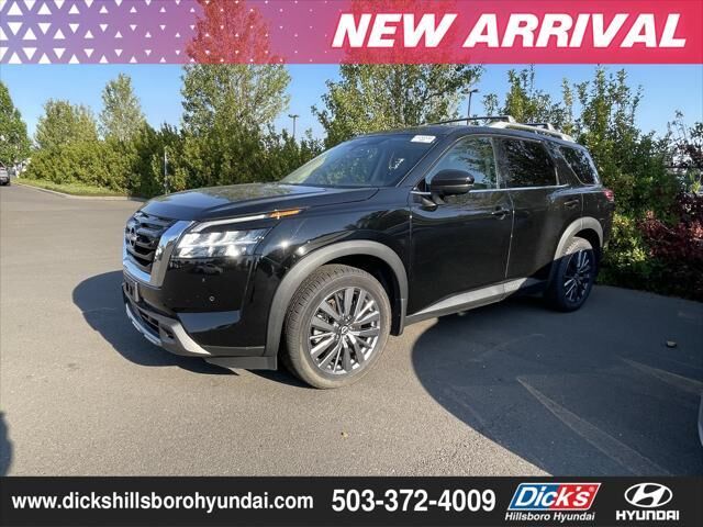2023 Nissan Pathfinder SL