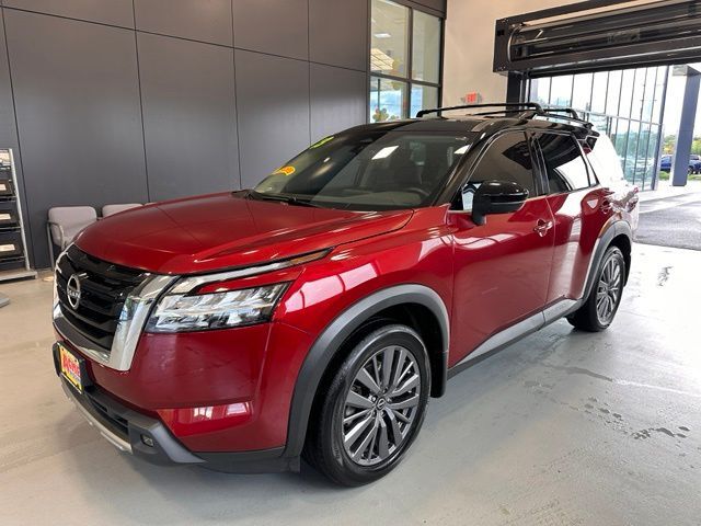 2023 Nissan Pathfinder SL