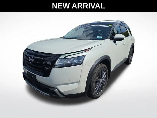 2024 Nissan Pathfinder SL