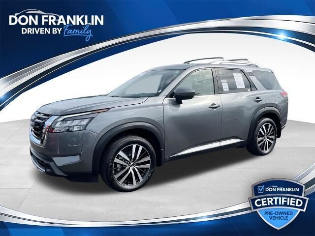 2025 Nissan Pathfinder Platinum