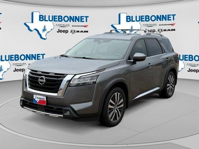 2022 Nissan Pathfinder Platinum