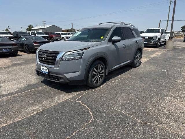 2022 Nissan Pathfinder Platinum