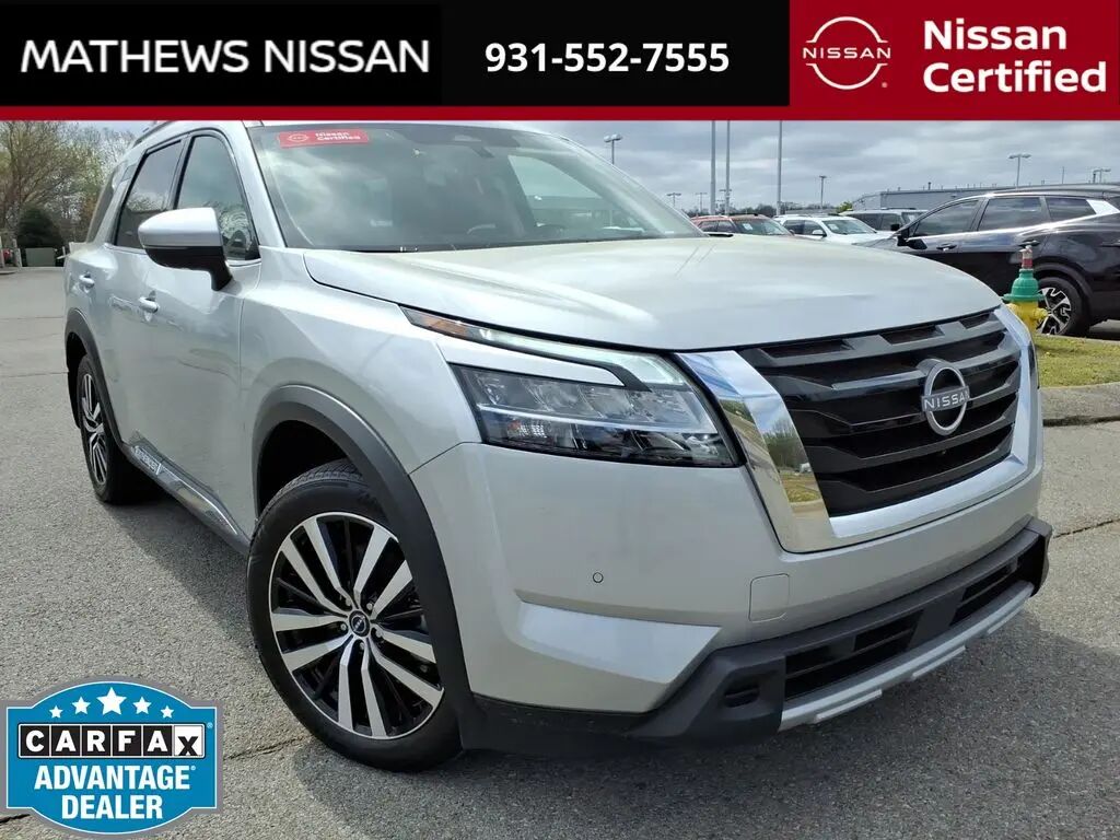 2024 Nissan Pathfinder Platinum — photo 1 of 13