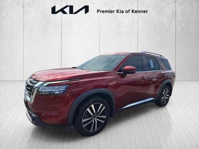 2023 Nissan Pathfinder Platinum