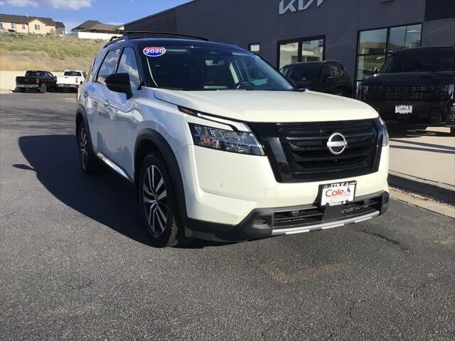 2023 Nissan Pathfinder Platinum