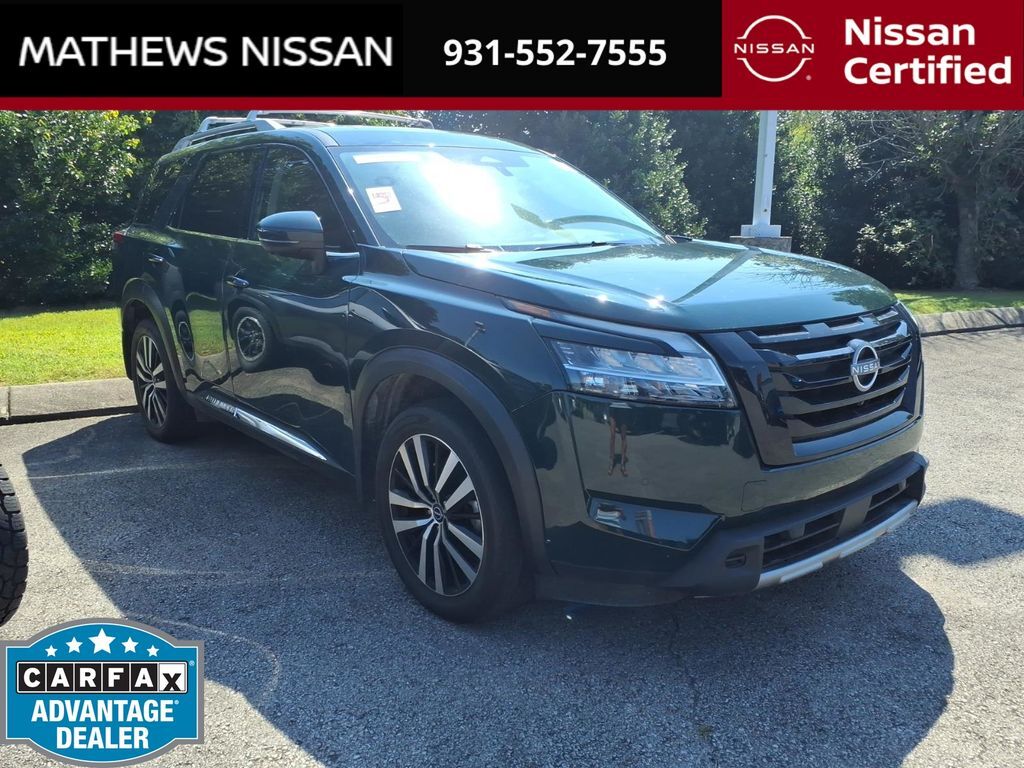 2025 Nissan Pathfinder Platinum — photo 1 of 6