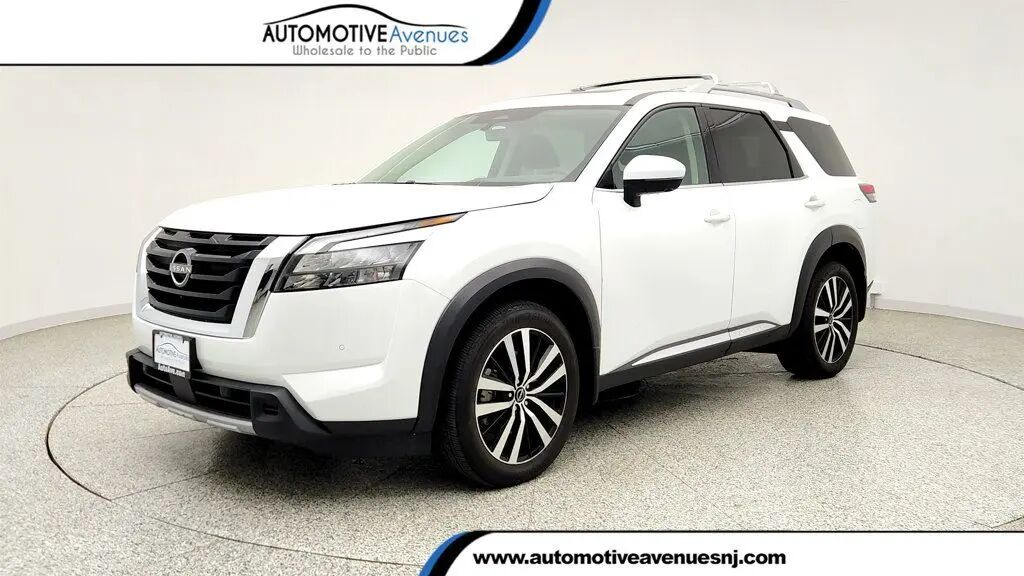 2025 Nissan Pathfinder Platinum