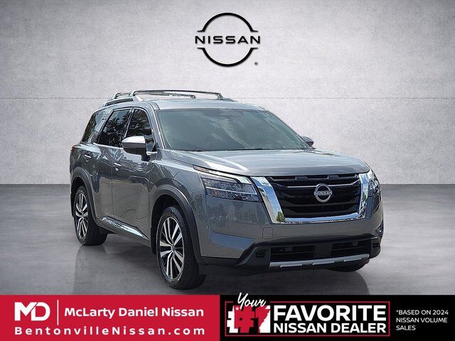 2024 Nissan Pathfinder Platinum — photo 1 of 1