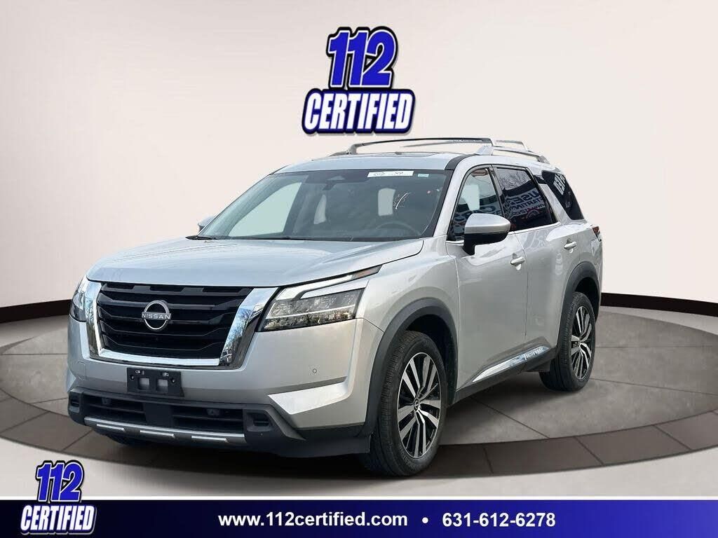 2023 Nissan Pathfinder Platinum — photo 1 of 1