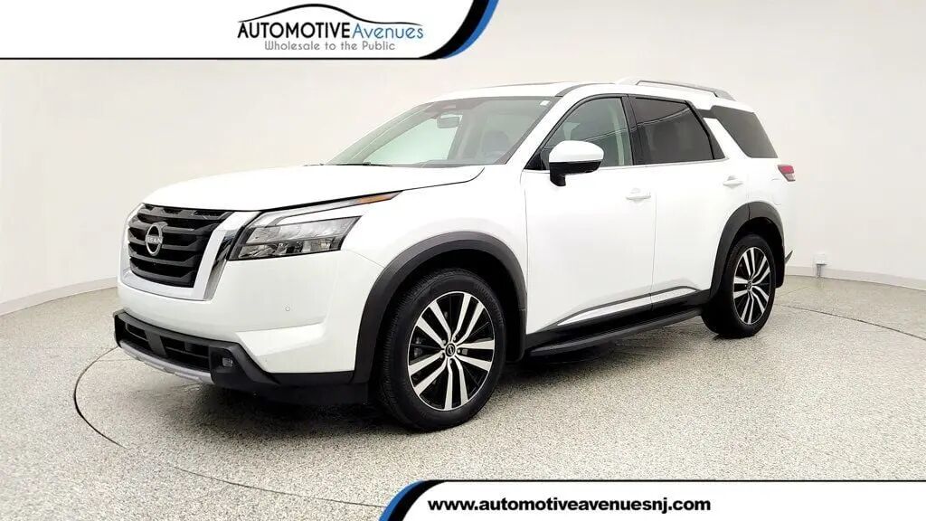2025 Nissan Pathfinder Platinum