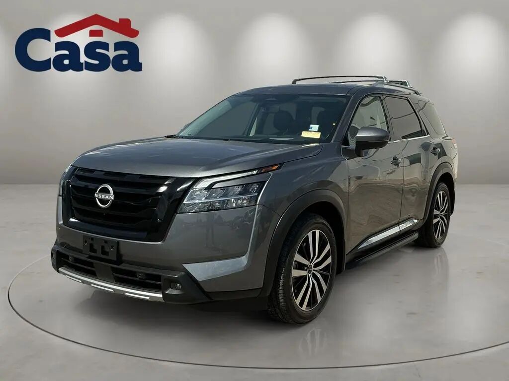 2024 Nissan Pathfinder Platinum — photo 1 of 12