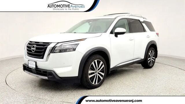 2025 Nissan Pathfinder Platinum