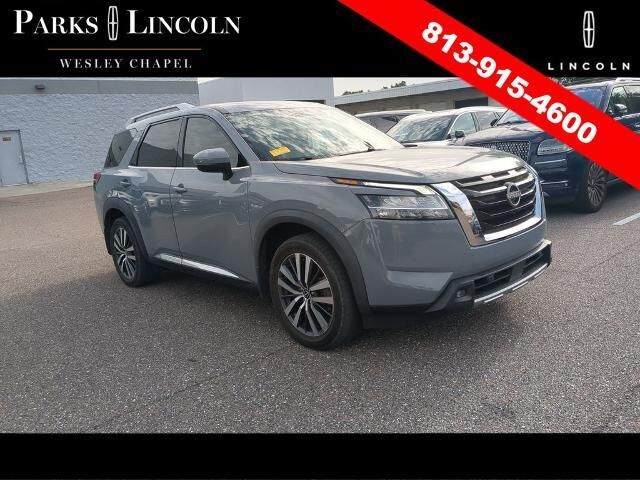 2022 Nissan Pathfinder Platinum