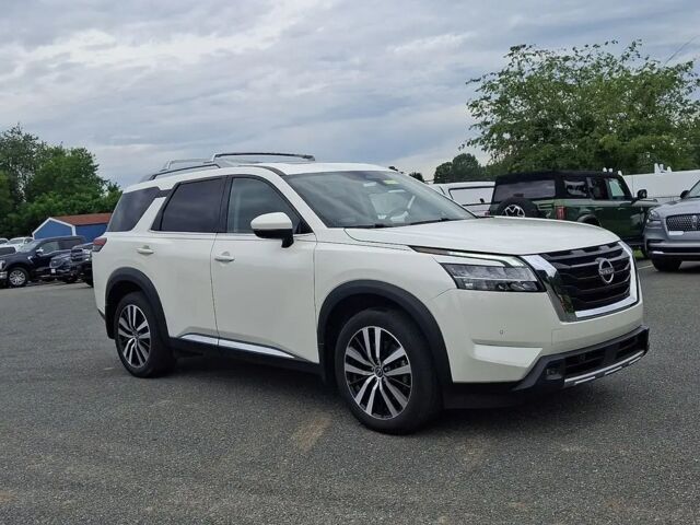 2024 Nissan Pathfinder Platinum