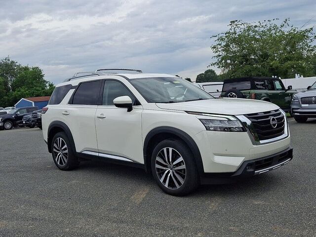 2024 Nissan Pathfinder Platinum