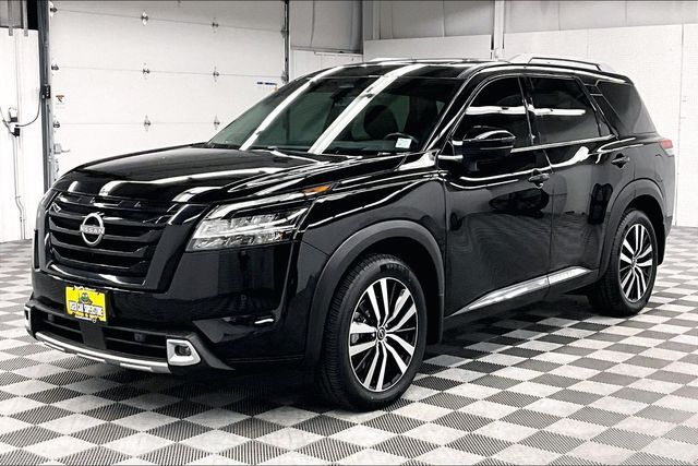 2023 Nissan Pathfinder Platinum