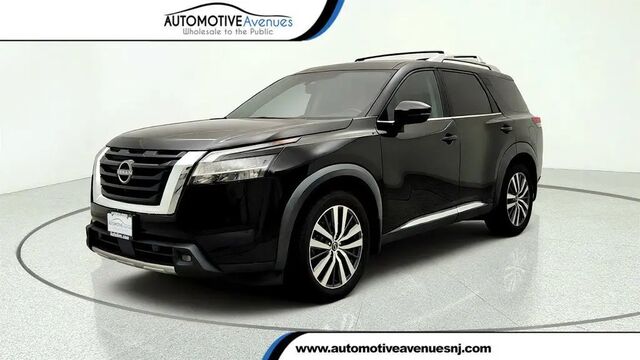 2022 Nissan Pathfinder Platinum