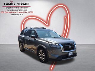 2022 Nissan Pathfinder Platinum