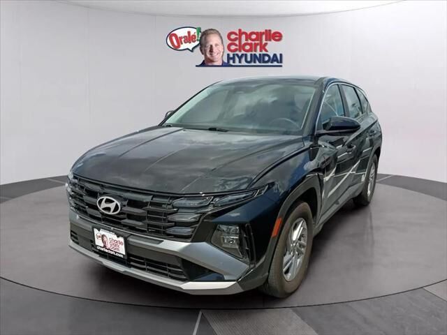 2026 Hyundai TUCSON SE — photo 1 of 9