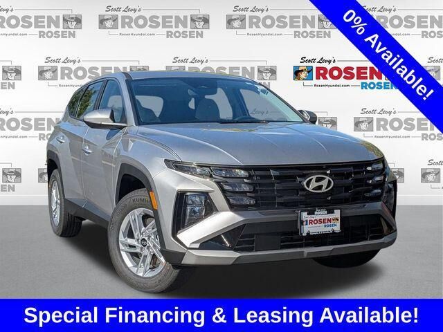 2026 Hyundai TUCSON SE