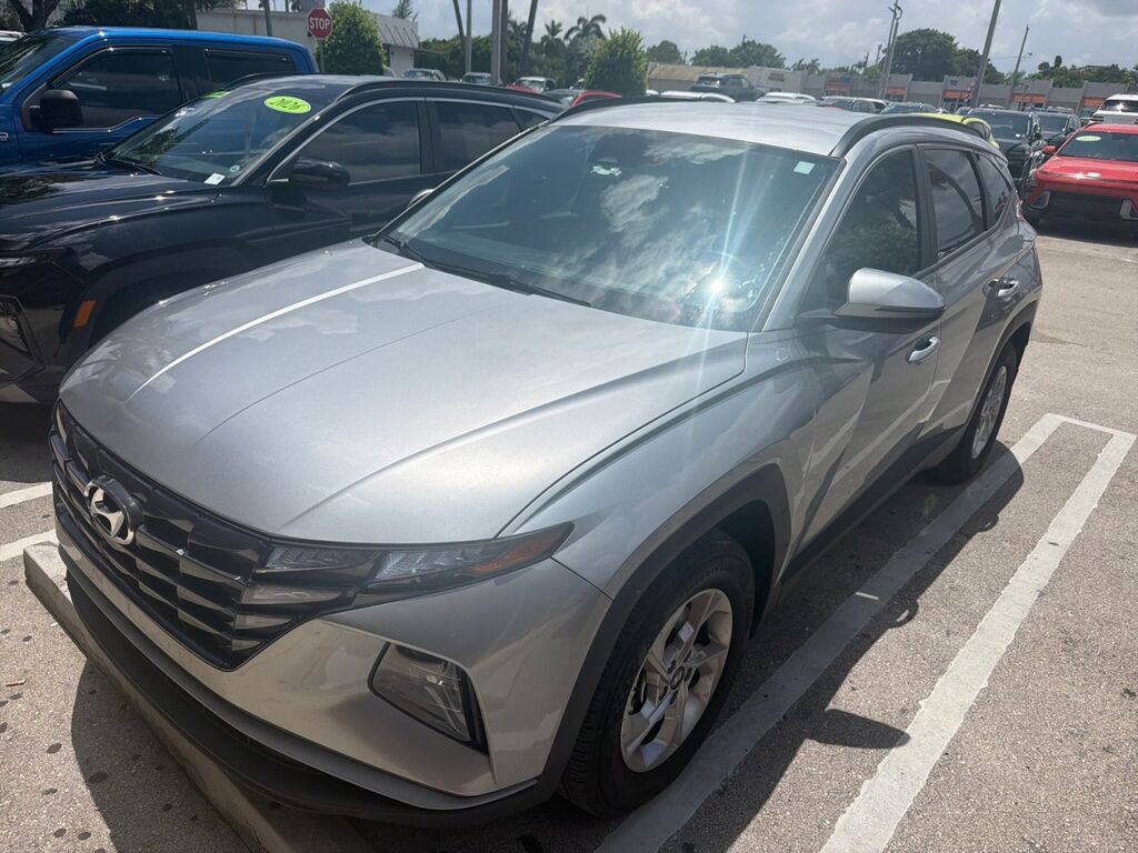 2023 Hyundai Tucson SEL — photo 1 of 4