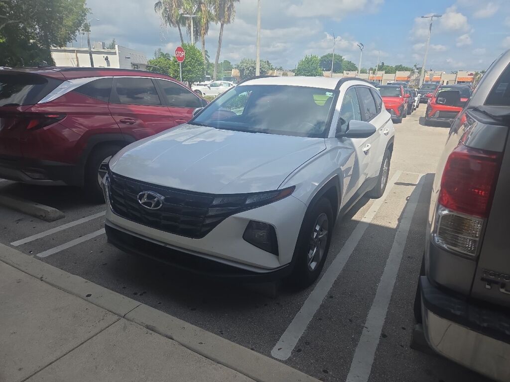 2024 Hyundai Tucson SEL — photo 1 of 3