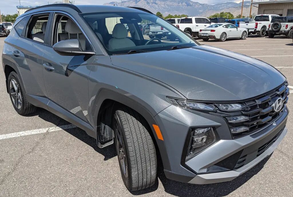 2025 Hyundai TUCSON SEL — photo 1 of 13