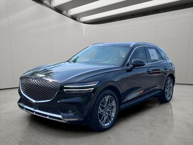 2025 Genesis GV70 2.5T Standard — photo 1 of 13