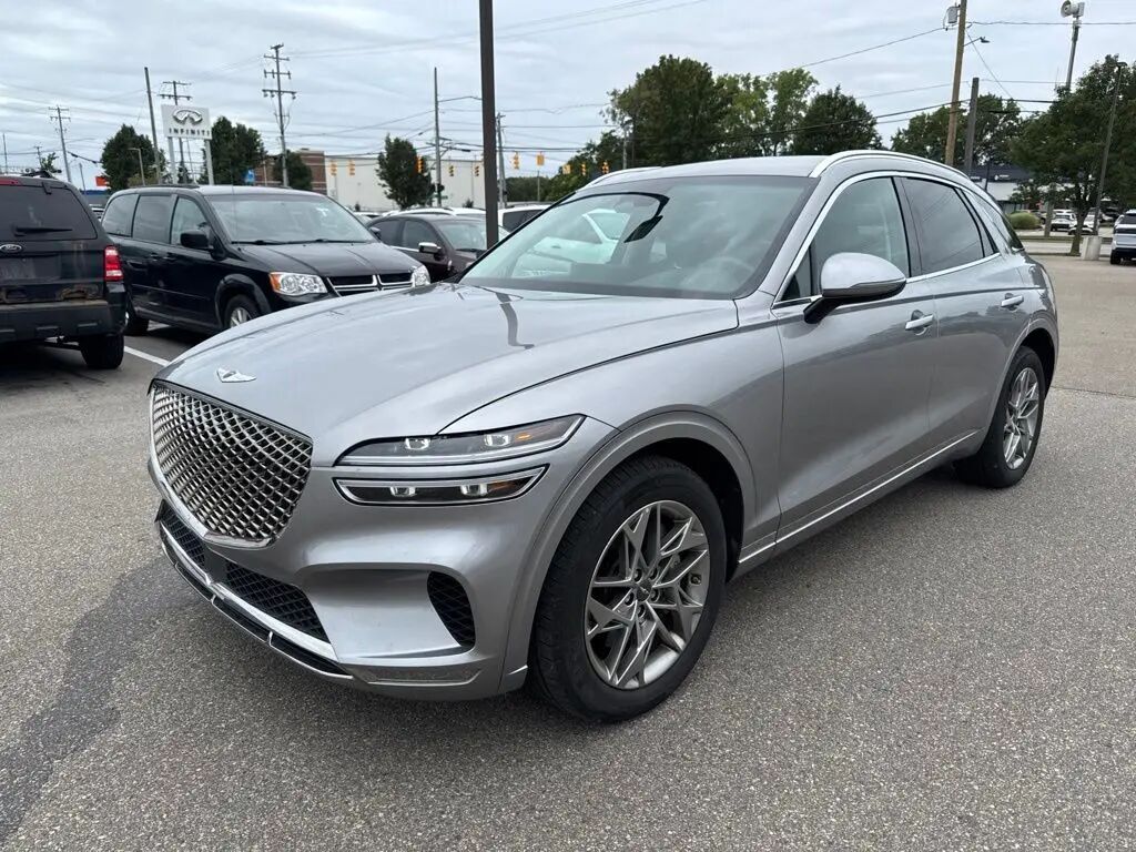 2025 Genesis GV70 2.5T Standard — photo 1 of 13