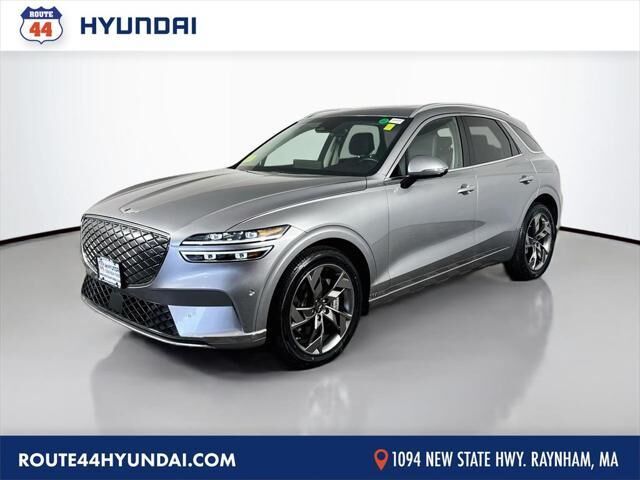 2023 Genesis Electrified GV70 Base