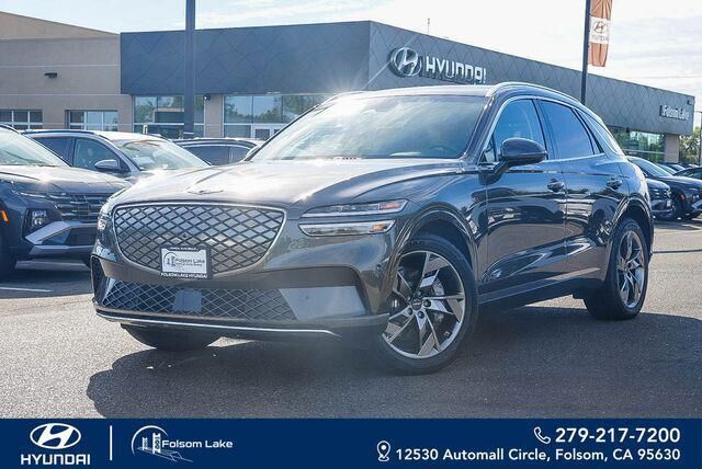 2023 Genesis Electrified GV70 Base
