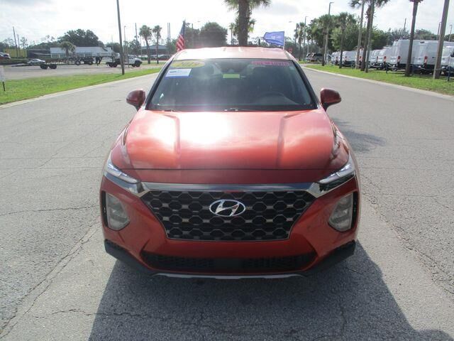 2019 Hyundai SANTA FE SE 2.4L — photo 1 of 13