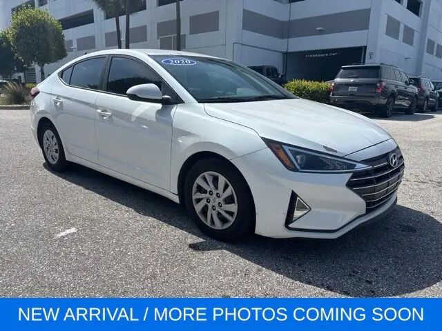 2020 Hyundai ELANTRA SE