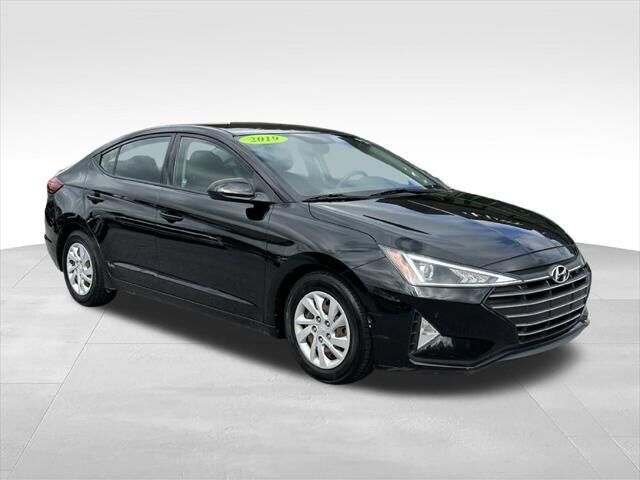 2019 Hyundai ELANTRA SE