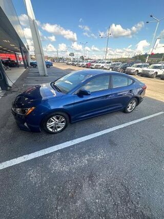 2019 Hyundai ELANTRA SE