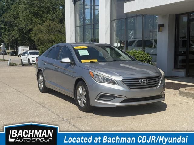 2016 Hyundai SONATA SE — photo 1 of 1