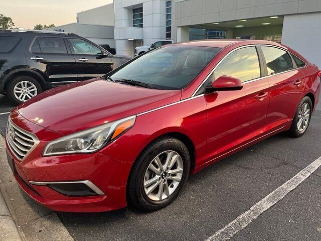 2017 Hyundai SONATA SE
